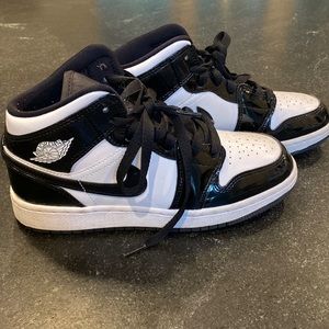 Size 3.5Youth Black/White authentic Air Jordan Hi-Tops